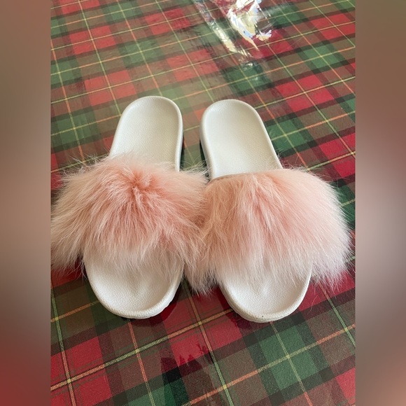 UGG Shoes - UGG Lamb Fur Royale Genuine Dyed Lamb Fur Slide Sandal. Pink Size 7